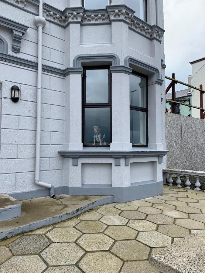 Stunning 3 Bed Seafront Mansion Building Sleeps 6 Adults Or 8 With Kids Daire Portrush Dış mekan fotoğraf